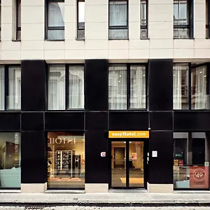 Easyhotel Centre מלון